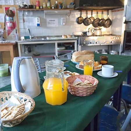 Hostel Los Cormoranes Ushuaia Ngoại thất bức ảnh