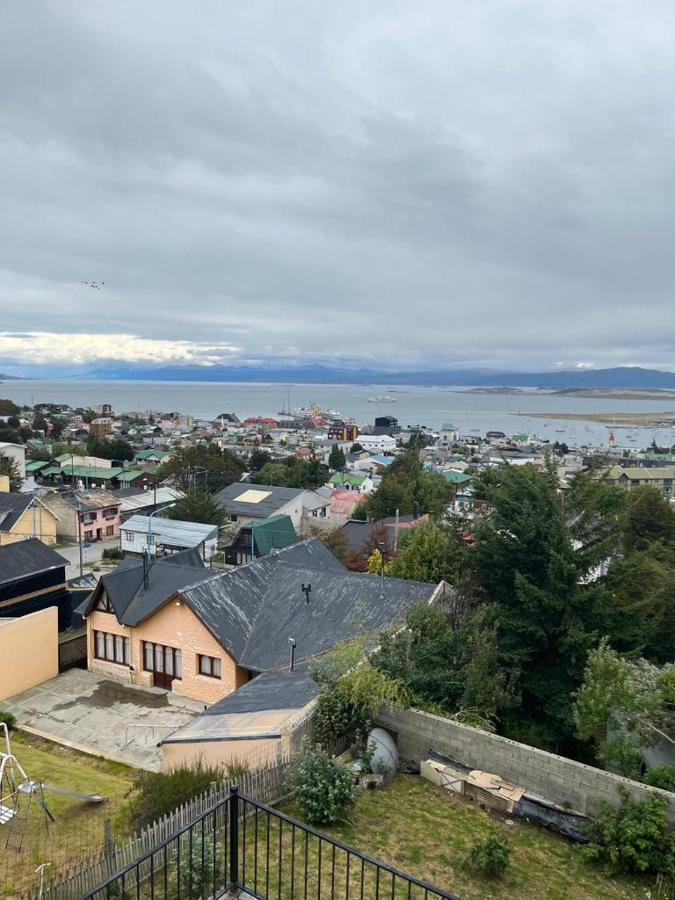 Hostel Los Cormoranes Ushuaia Ngoại thất bức ảnh