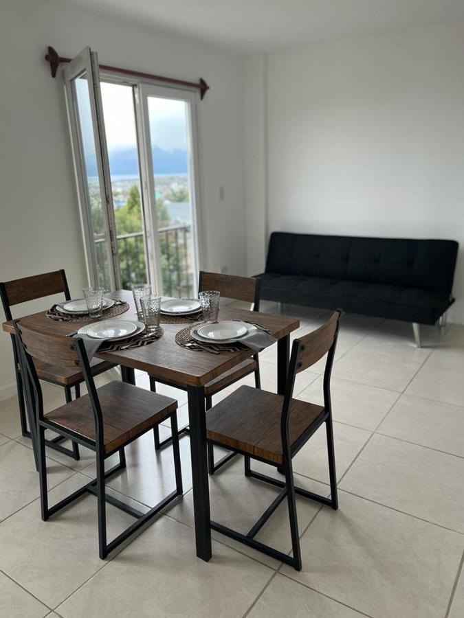 Hostel Los Cormoranes Ushuaia Ngoại thất bức ảnh