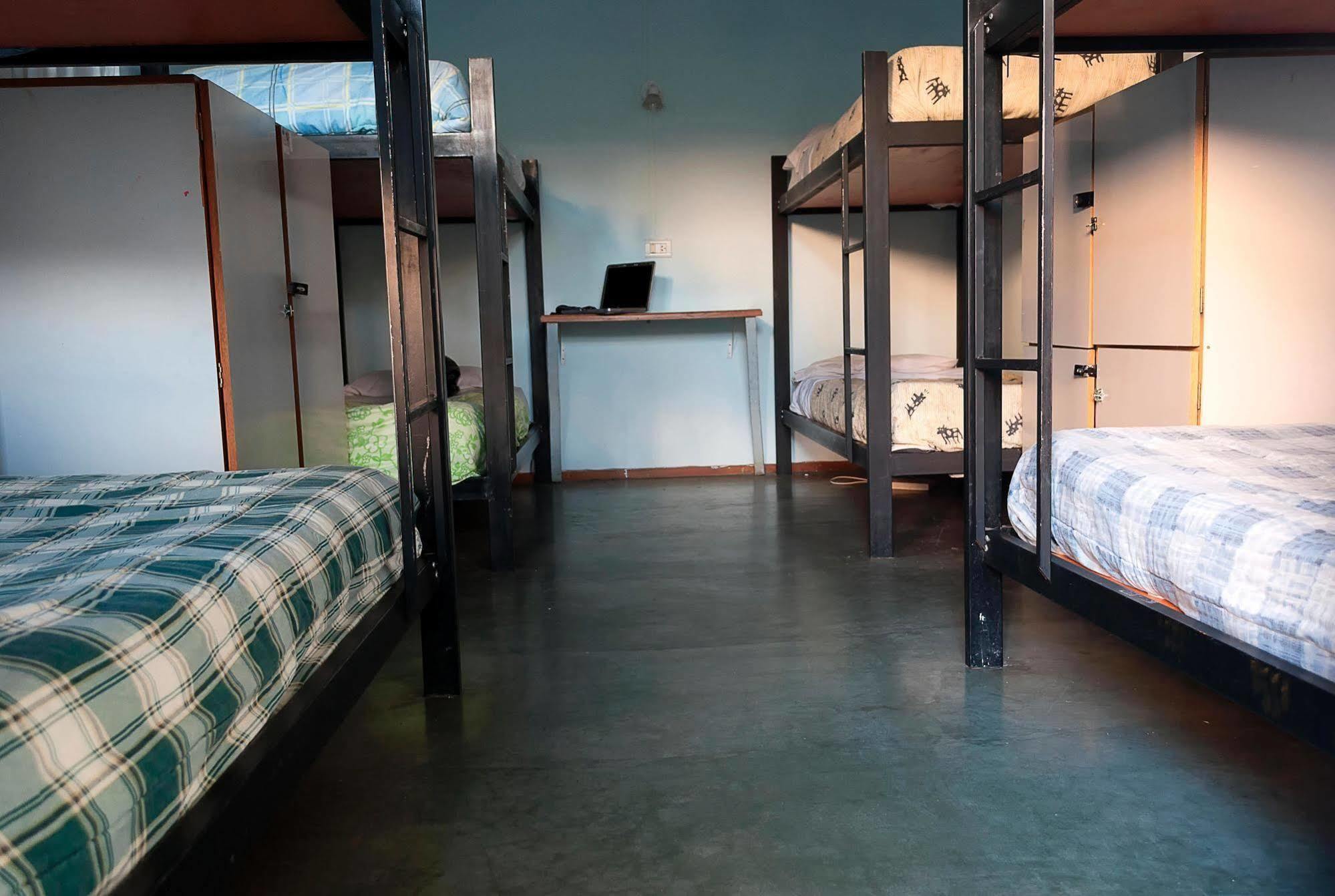Hostel Los Cormoranes Ushuaia Ngoại thất bức ảnh