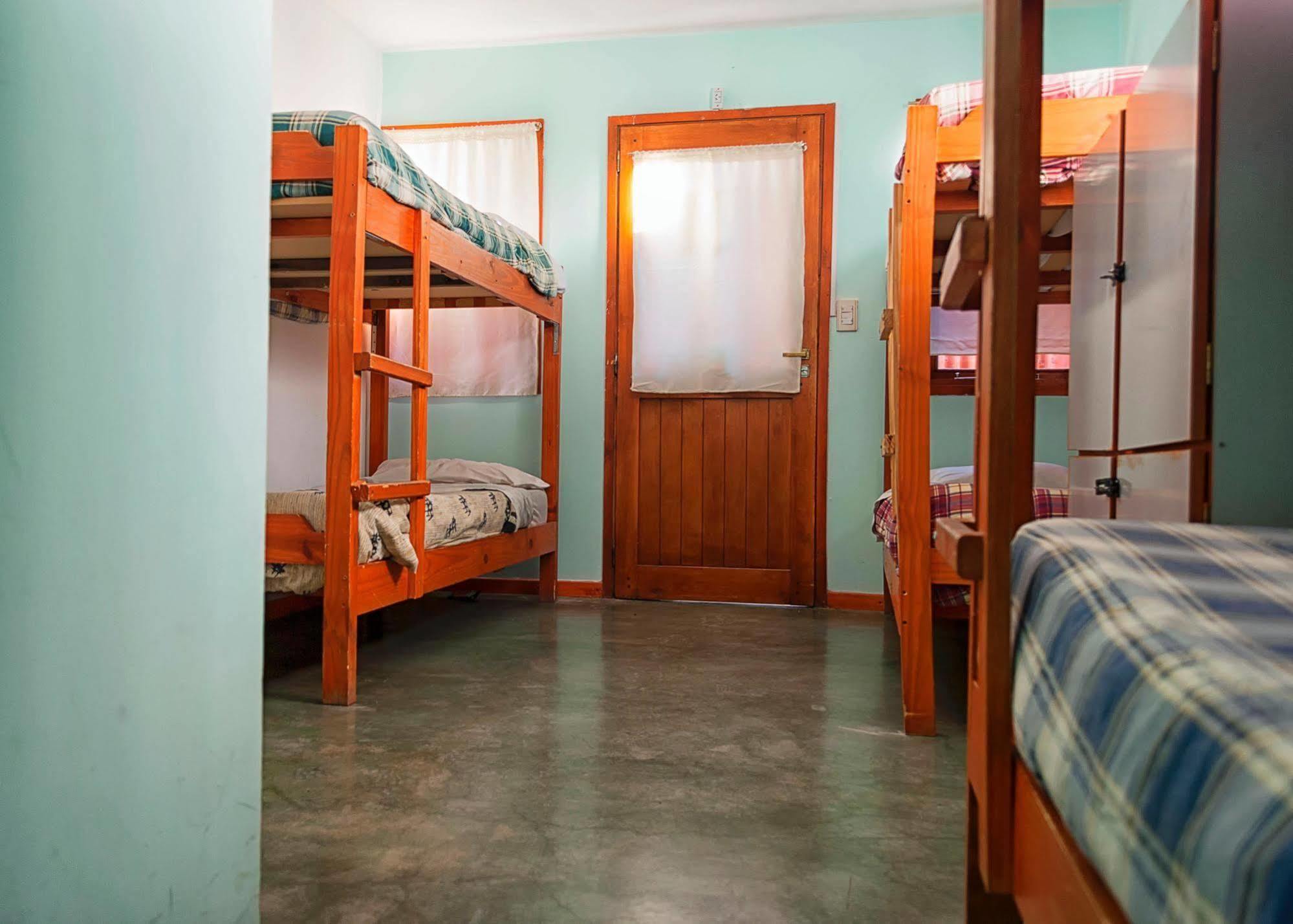 Hostel Los Cormoranes Ushuaia Ngoại thất bức ảnh