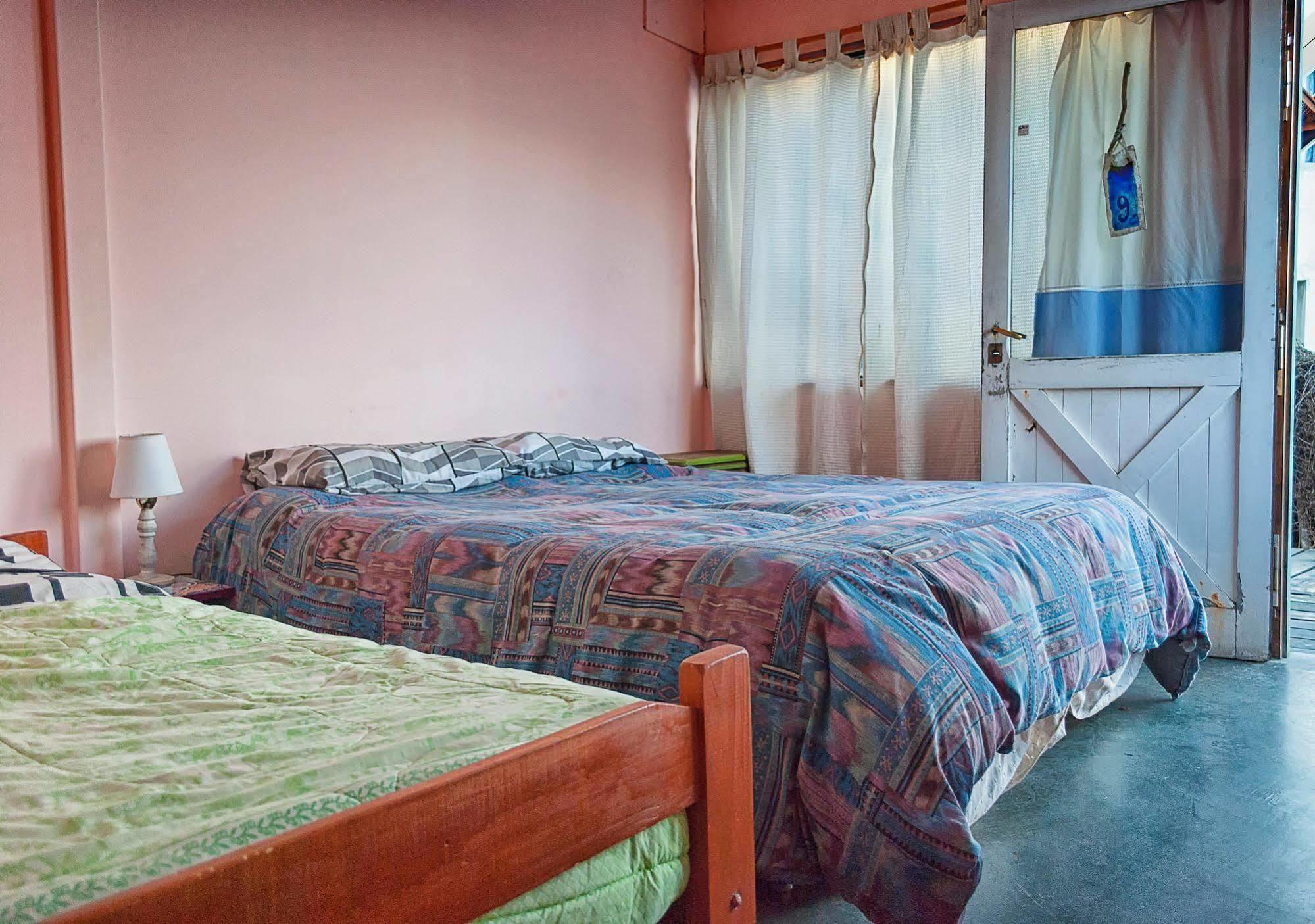 Hostel Los Cormoranes Ushuaia Ngoại thất bức ảnh